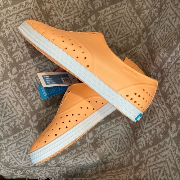 NATIVE Sz 9 Jericho Slip On Rubber Comfort Perforated Top Flats  Shoes - Picture 11 of 16